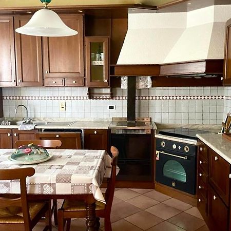 Spicchio Di Langa - Casa Indipendente Tra Le Vigne E Le Alpi Villa Belvedere Langhe Exterior foto